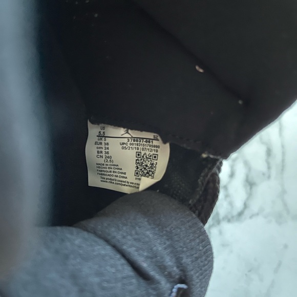 Jordan 11 Playoff Bred (2019) RARE FIND AT THIS PRICE - Picture 10 of 16